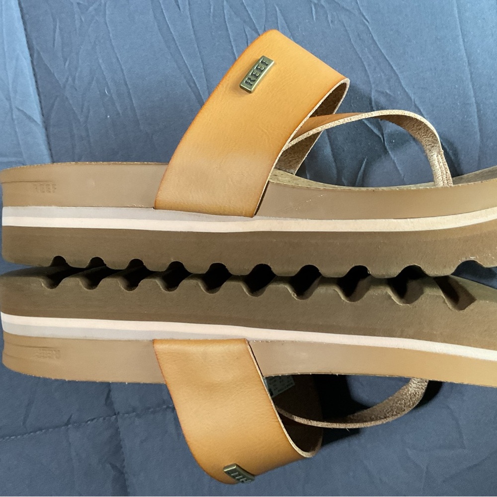 Reef Tan Sandals - Picture 3 of 5